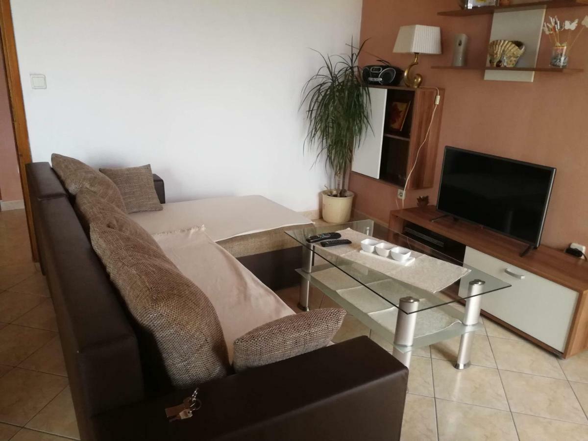 Vito 2 Apartment Pula Bagian luar foto
